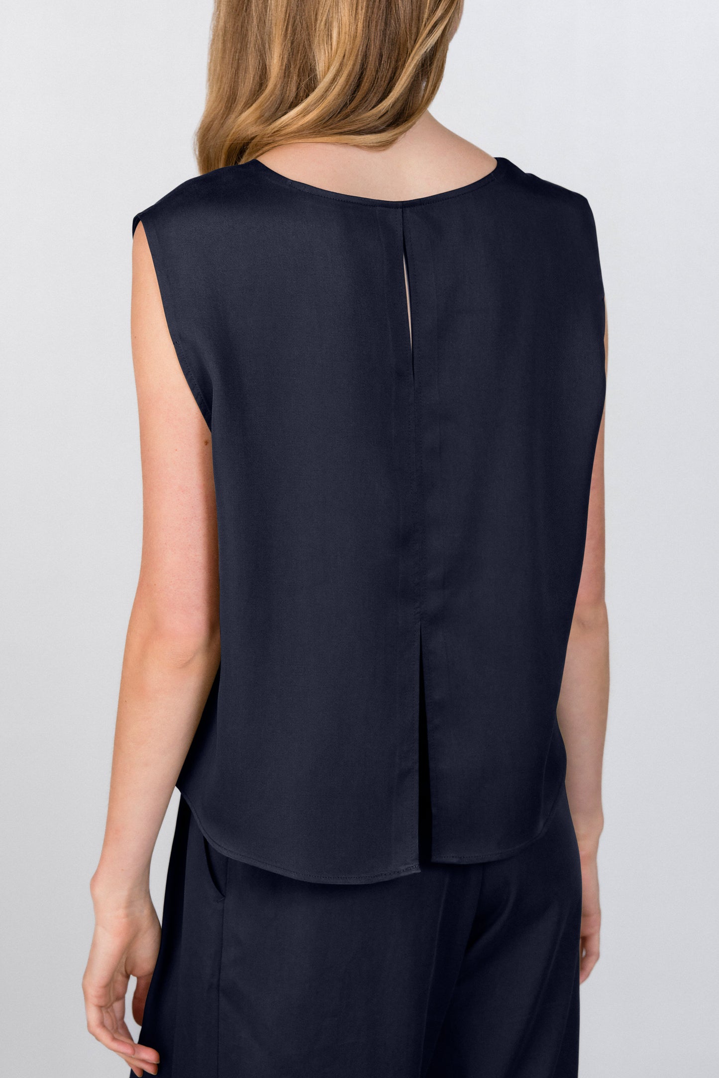 LYOCELL SLEEVELESS TOP