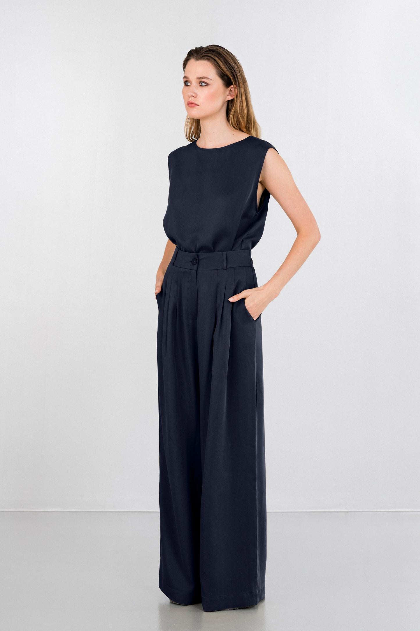 LYOCELL SLEEVELESS TOP