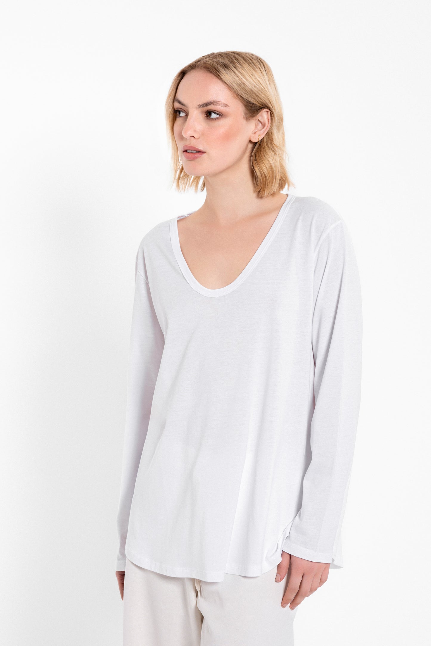 ORGANIC JERSEY OVERSIZED V NECK TOP