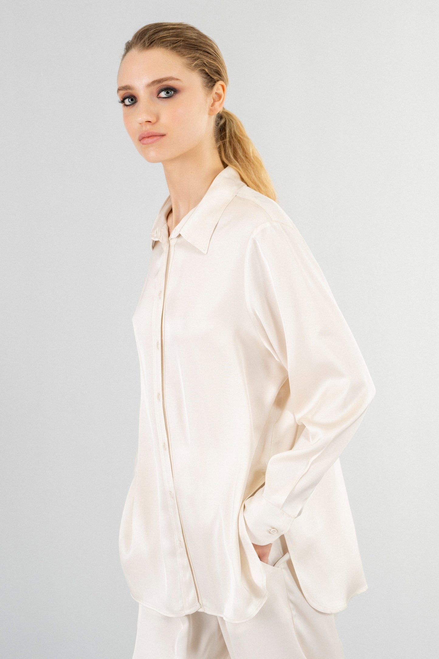 SATIN ECOVERO OVERSIZED SHIRT