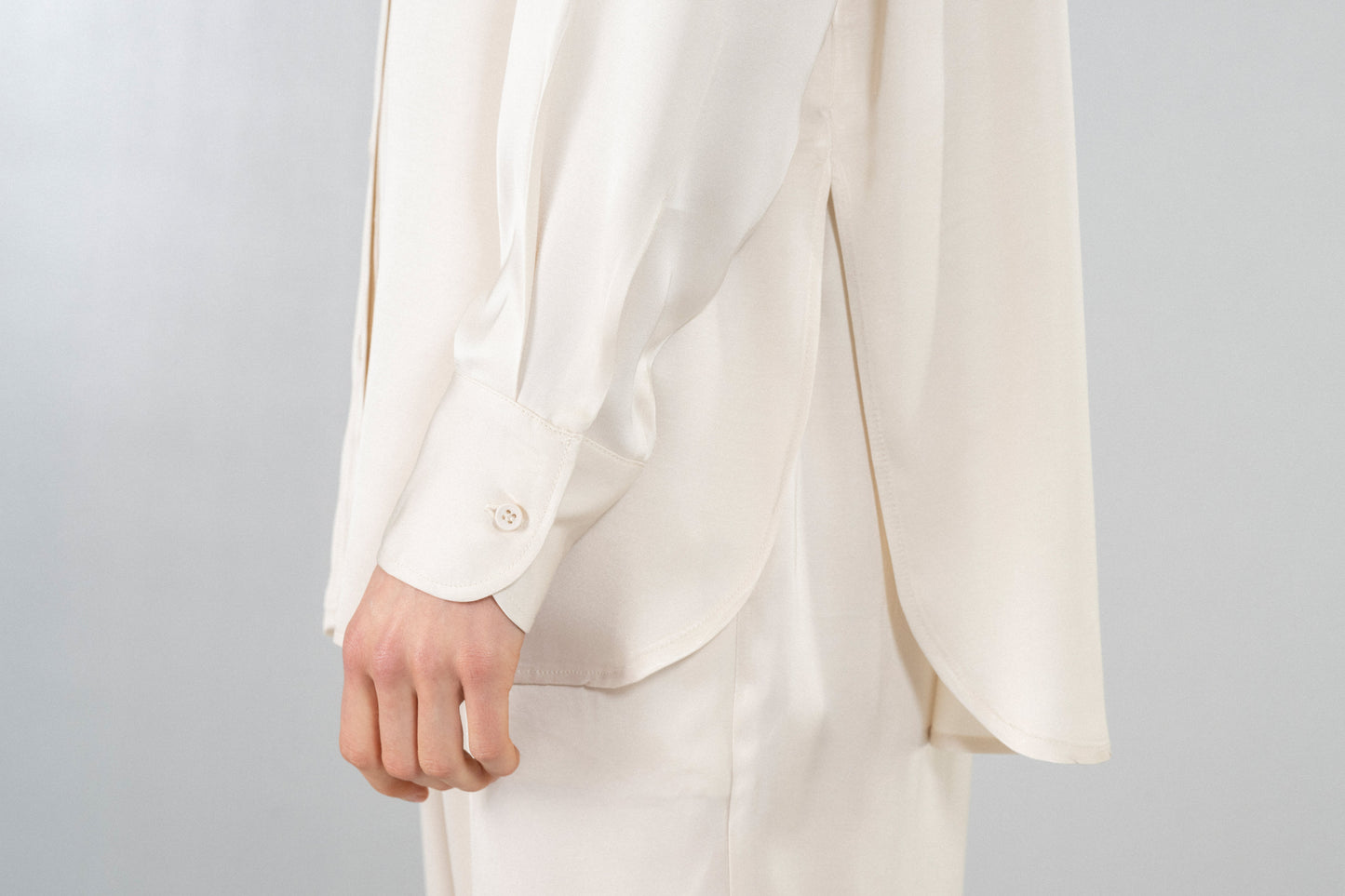 SATIN ECOVERO OVERSIZED SHIRT