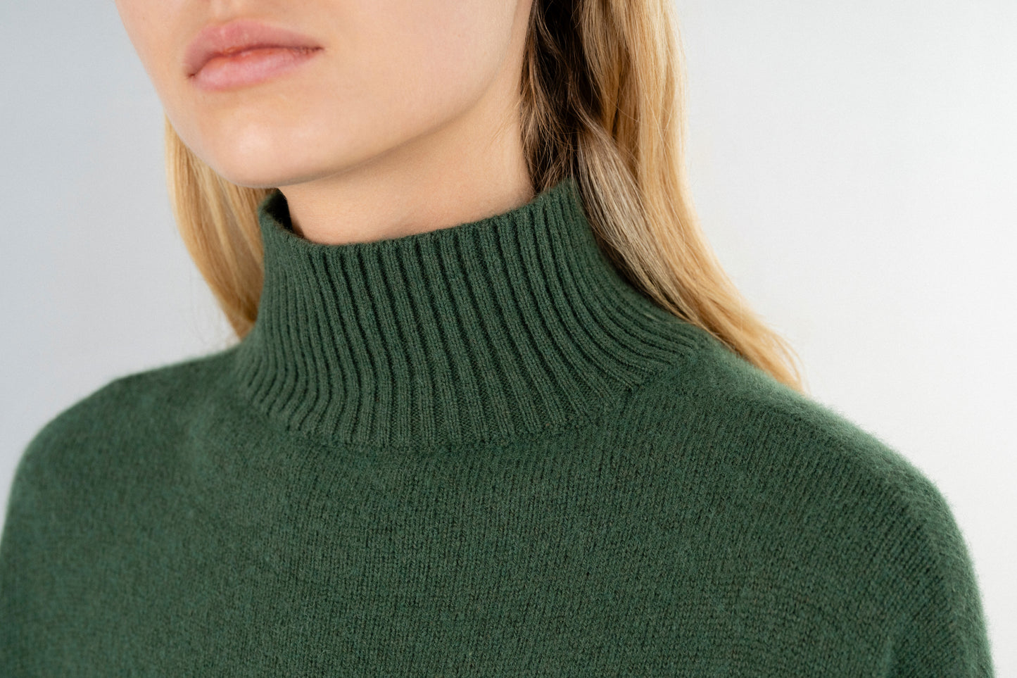 CASHMERE TURTLENECK SWEATER